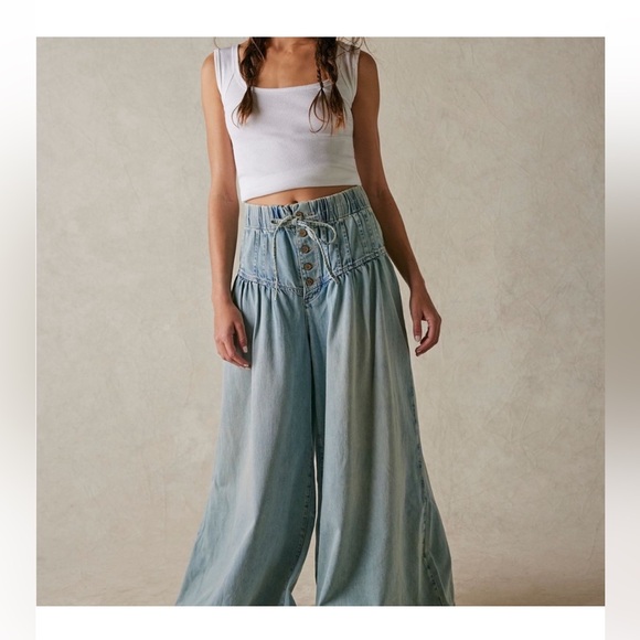 We The Free People Forget Me Knot Pull-On Pleated Wide Leg Jeans - size medium - Picture 2 of 14